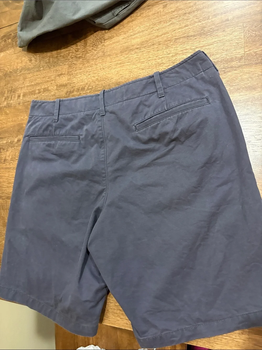 2 Pair Men's Flat Front Shorts in Gray and Navy. Gap and J. Crew. Size 36
